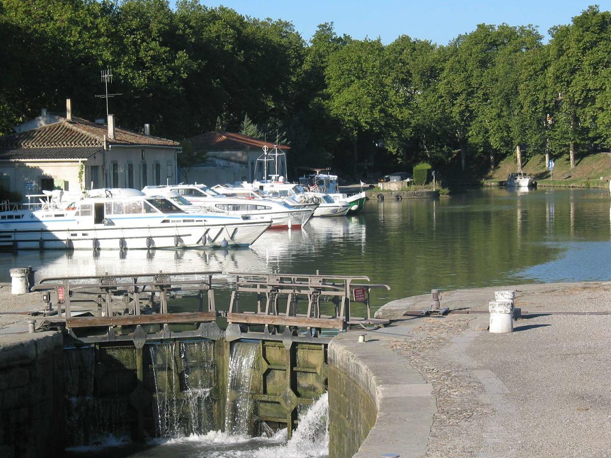 Le Bristol Appartement Canal & Chenier Canaldumidi Carcassonne Bagian luar foto